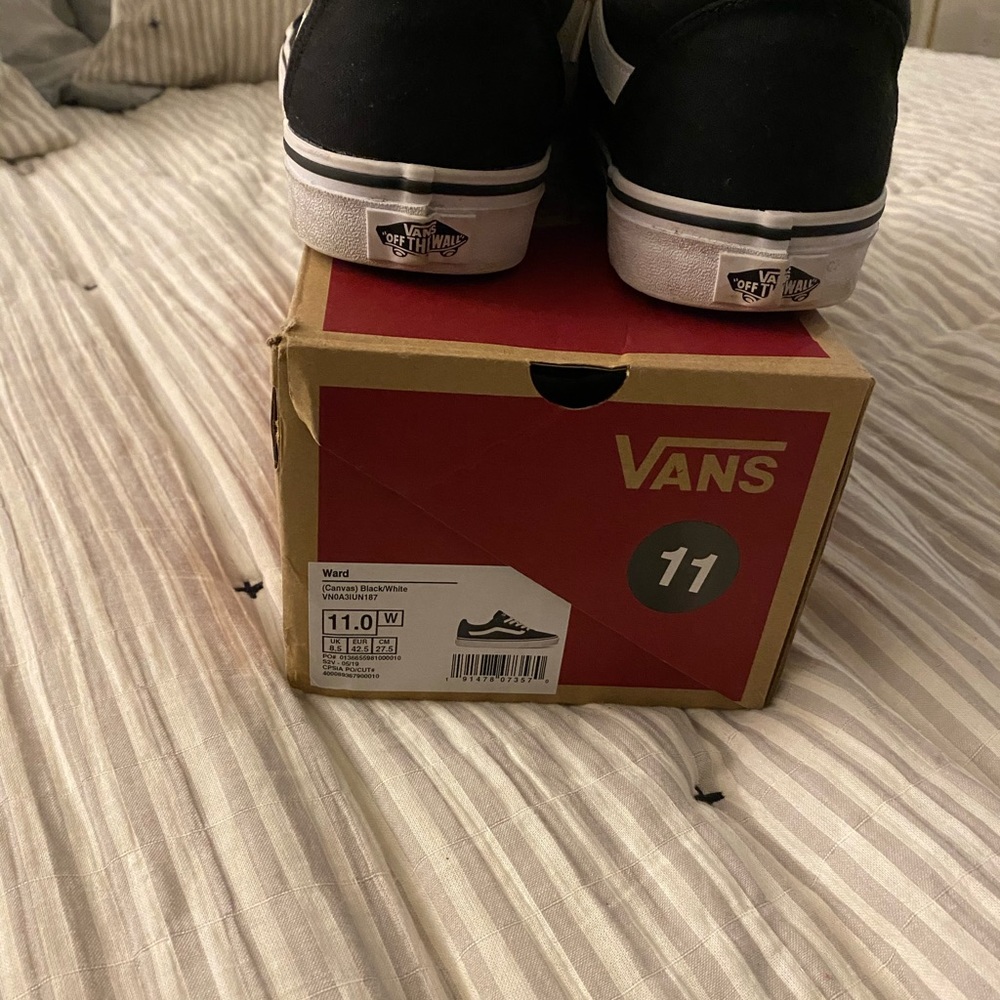Vans - Picture 3 of 3